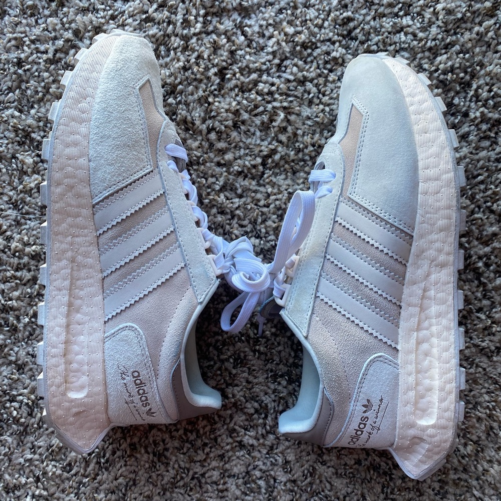 Adidas Sneakers